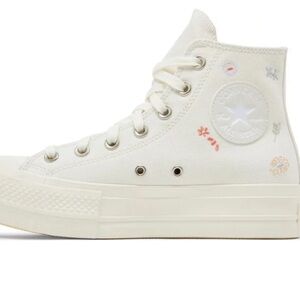 Chuck Taylor platform converse embroidered floral egret. Gently used women’s 8.5